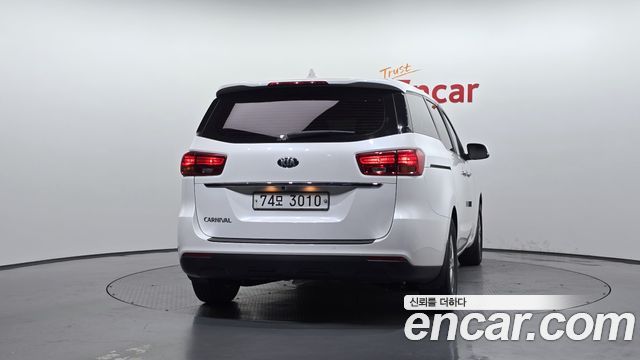 Kia Carnival Новый 11-Seater Deluxe - фото 3
