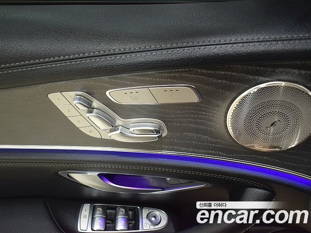 Mercedes-Benz E-Class W213 E350 4MATIC AMG Line - фото 4