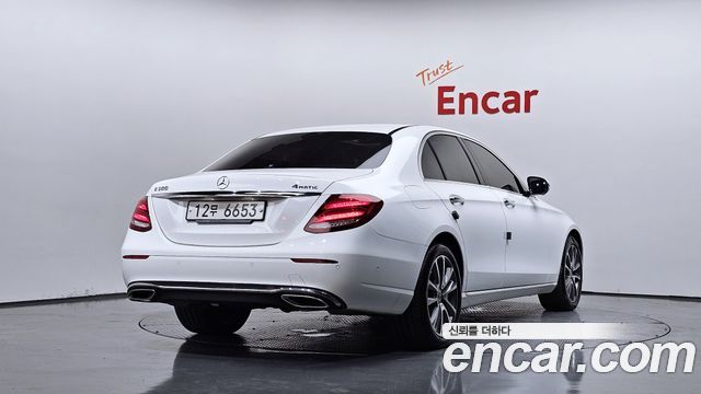 Mercedes-Benz E-Class W213 E300 4MATIC Avnatgarde - фото 1