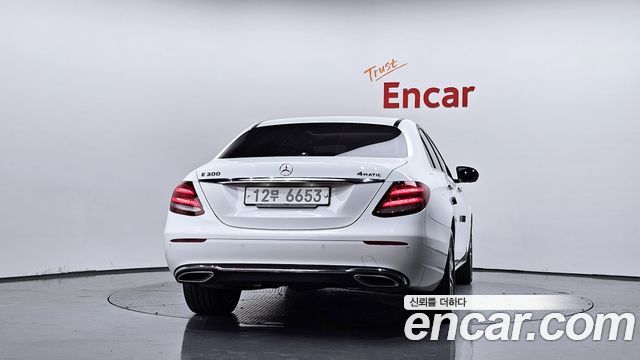 Mercedes-Benz E-Class W213 E300 4MATIC Avnatgarde - фото 3