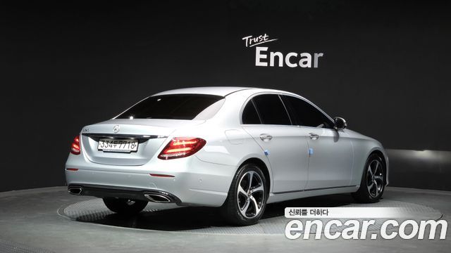 Mercedes-Benz E-Class W213 E250 Avantgarde - фото 1