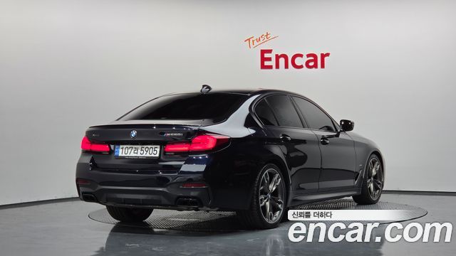 BMW 5-Series G30 M550i xDrive - фото 0