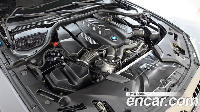 BMW 5-Series G30 M550i xDrive - фото 4