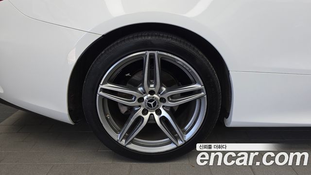 Mercedes-Benz E-Class W213 E220d Cabriolet - фото 4