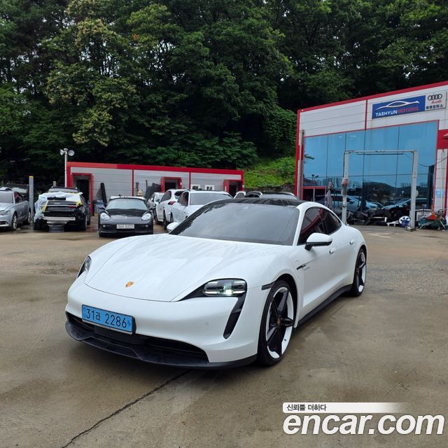 Porsche Taycan Base - фото 0