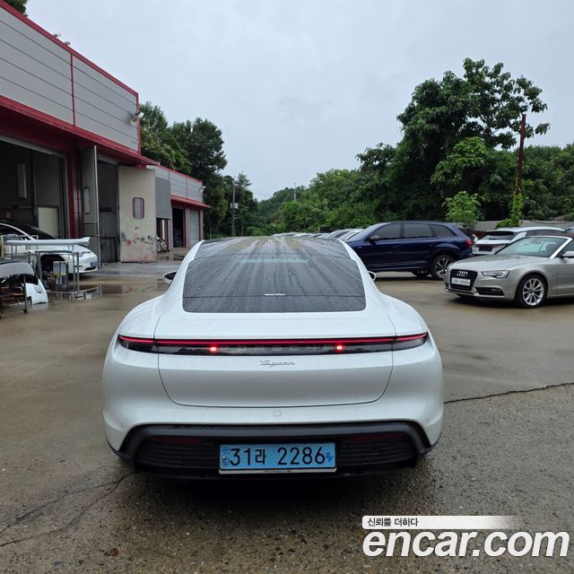 Porsche Taycan Base - фото 4
