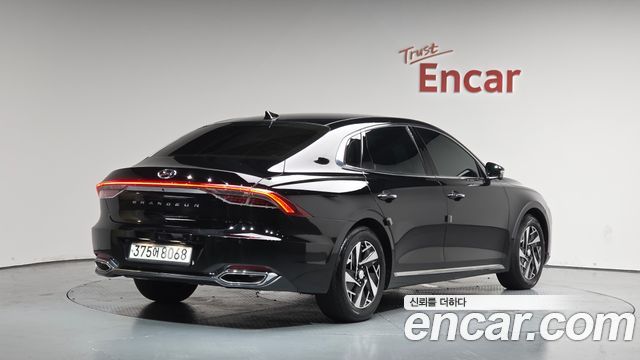 Hyundai Grandeur Новый IG, гибрид Exclusive - фото 1