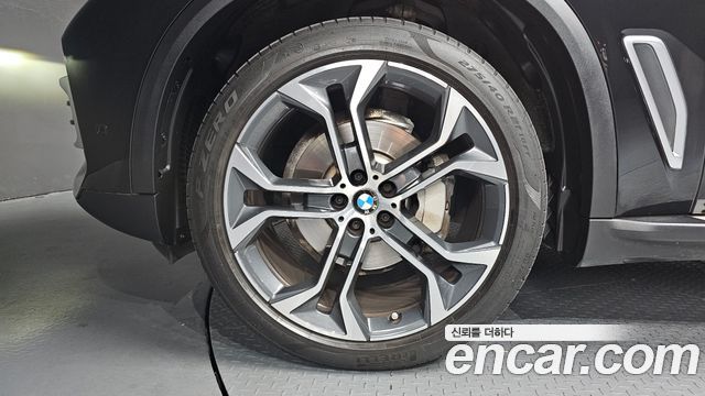 BMW X5 G05 xDrive 40i xLine - фото 4
