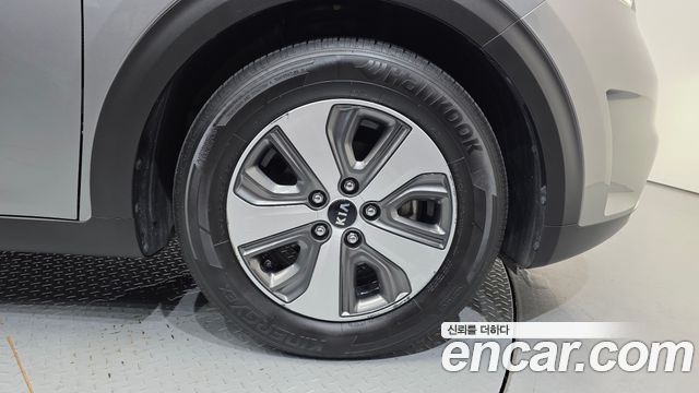 Kia Niro Prestige - фото 4