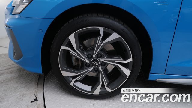 Audi A3 40 TFSI Premium - фото 4