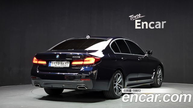BMW 5-Series G30 523d M Sport - фото 1