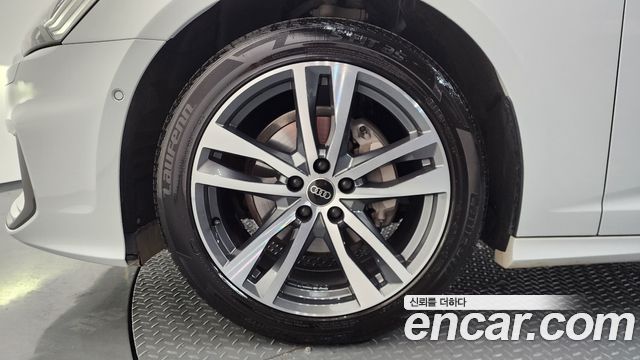 Audi A6 C8 40 TDI Premium - фото 4