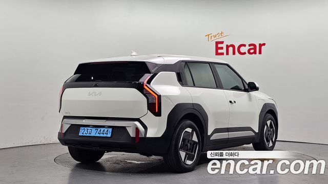 Kia EV3 Standard 2WD Air - фото 1