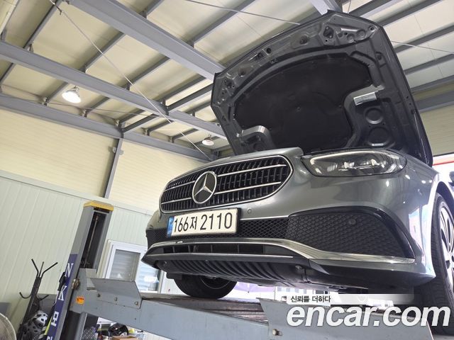 Mercedes-Benz E-Class W213 E250 Avantgarde - фото 0