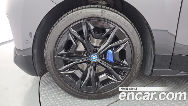 BMW iX xDrive50 Sports Plus - фото 4