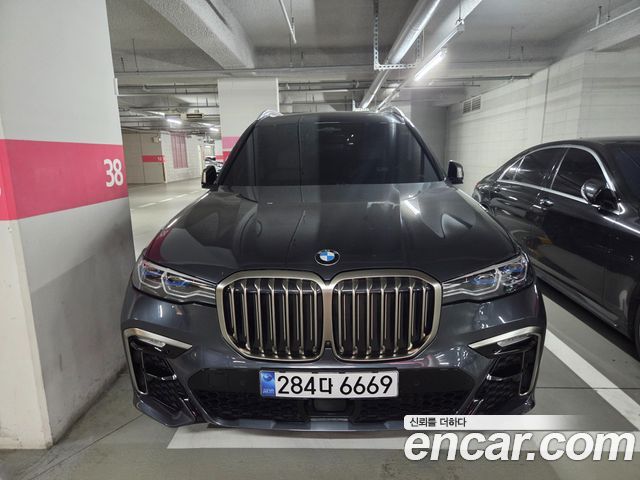 BMW X7 G07 M50i 6STR - фото 0