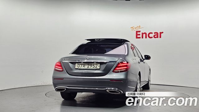 Mercedes-Benz E-Class W213 E300 Exclusive - фото 3