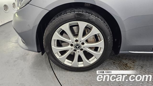 Mercedes-Benz E-Class W213 E300 Exclusive - фото 4