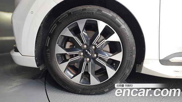 Kia Carnival 4-го поколения Gasoline 9-Seater Hi-Limousine Signature - фото 4