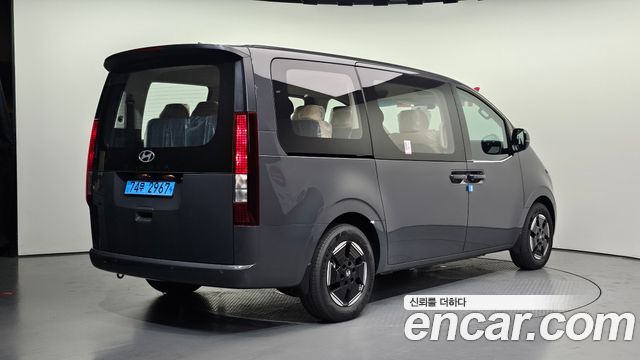 Hyundai Staria Новый EV Tourer 11-Seater Modern - фото 1