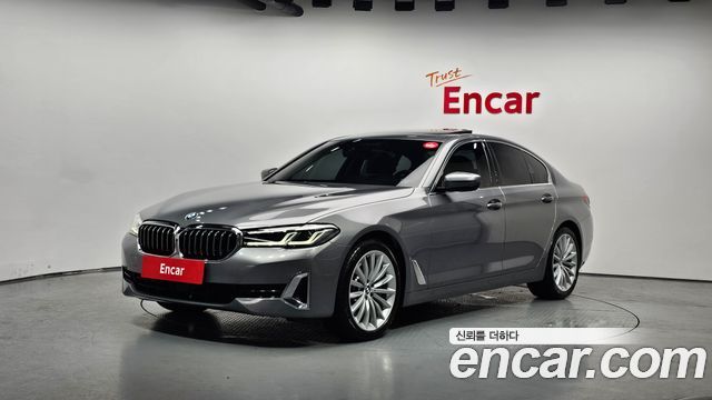 BMW 5-Series G30 530i xDrive Luxury - фото 0