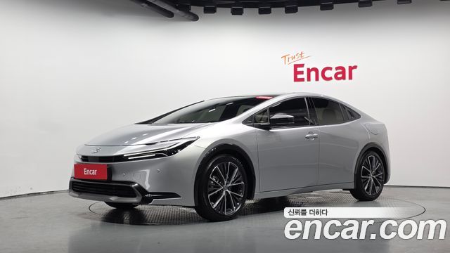 Toyota Prius 5-го поколения 2.0 XLE AWD - фото 0
