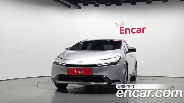 Toyota Prius 5-го поколения 2.0 XLE AWD - фото 2