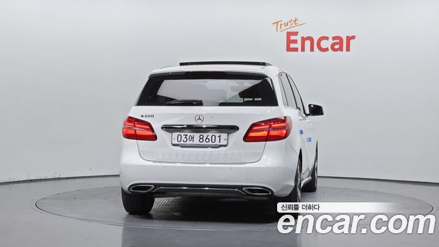 Mercedes-Benz B-Class W246 B220 - фото 3