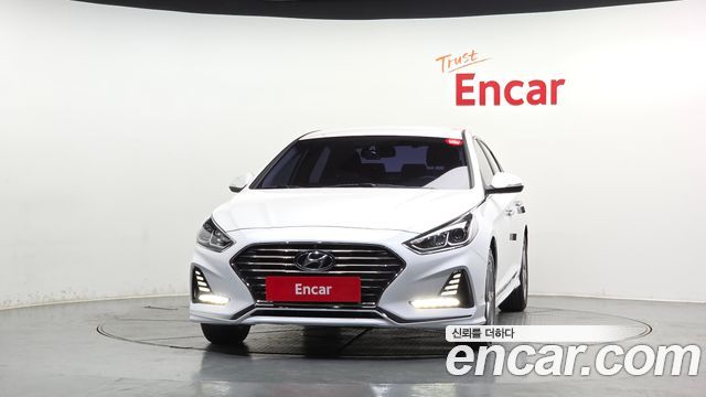 Hyundai Sonata 2.0 Smart Spicial - фото 2