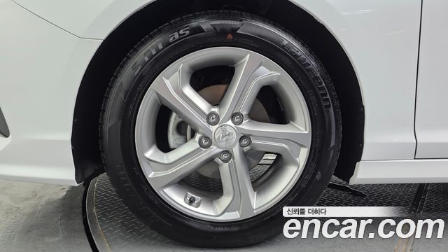 Hyundai Sonata 2.0 Smart Spicial - фото 4