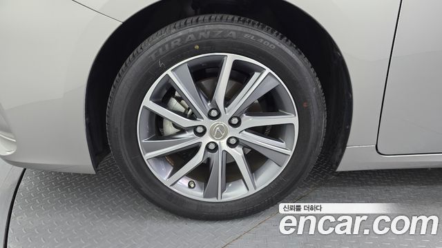 Lexus ES Supreme XV60 - фото 4