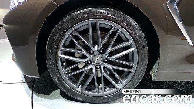 Genesis G70 2.0T Supreme - фото 4