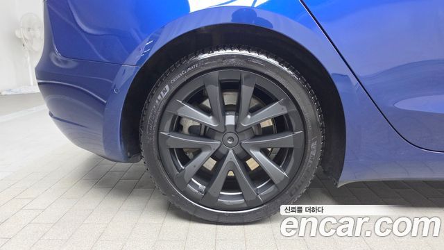 Tesla Model 3 Long Range AWD - фото 4