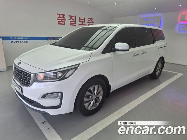 Kia Carnival Новый 11-Seater Deluxe - фото 0
