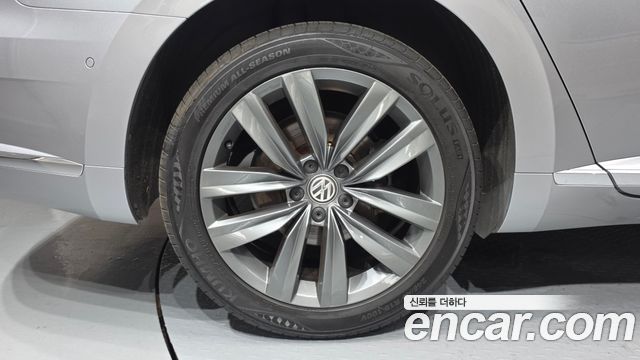 Volkswagen Arteon 2.0 TDI Premium - фото 4
