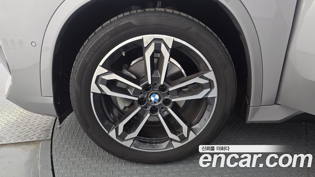 BMW X1 U11 xDrive 20i M Sport - фото 4