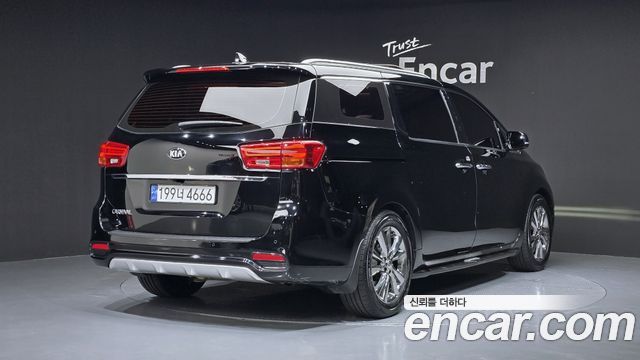 Kia Carnival Новый 9-Seater Prstige - фото 1