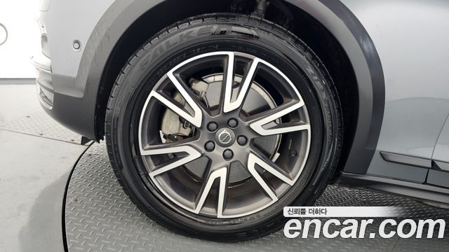 Volvo V90 T5 Pro AWD - фото 3