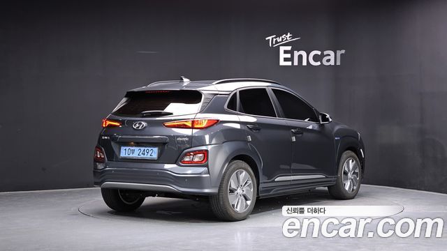 Hyundai Kona Premium - фото 1