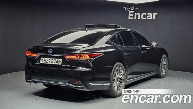 Lexus LS 5-го поколения 3.5 Platinum AWD - фото 1