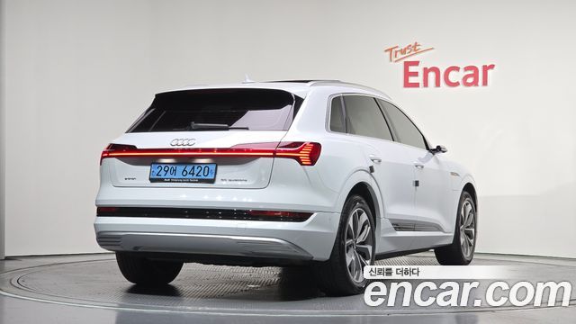 Audi e-tron 55 Quattro - фото 1