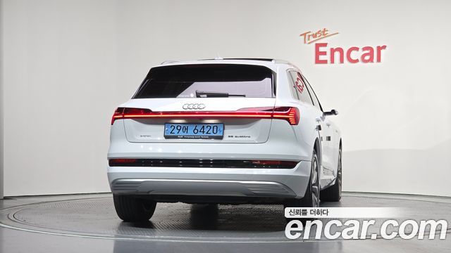 Audi e-tron 55 Quattro - фото 3