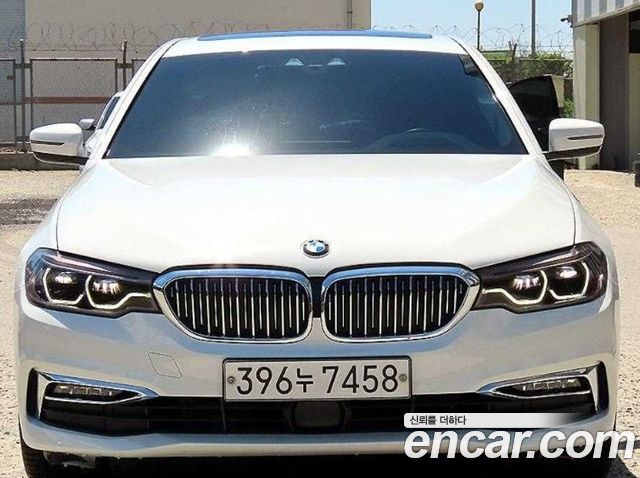 BMW 5-Series G30 530i Luxury Plus - фото 0