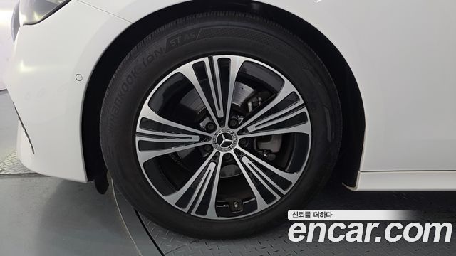 Mercedes-Benz E-Class W214 E200 Avantgarde - фото 4