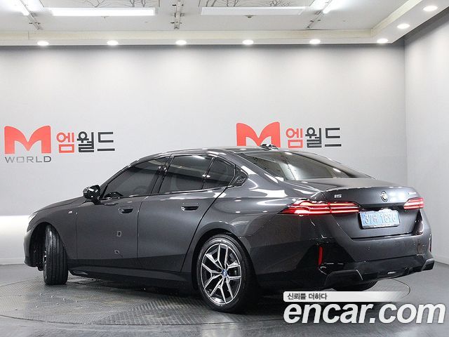 BMW i5 G60 eDrive 40 M Sport - фото 1