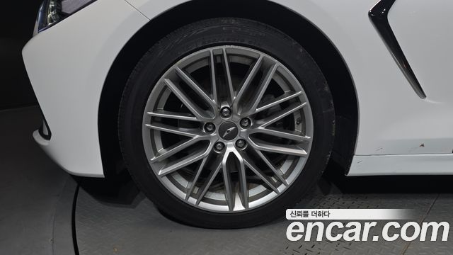 Genesis G70 2.0T Elite - фото 4