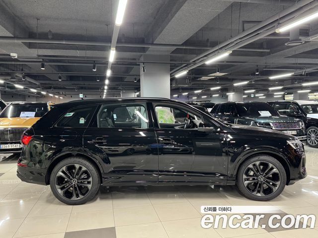 Audi Q7 55 TFSI Quattro Premium - фото 1