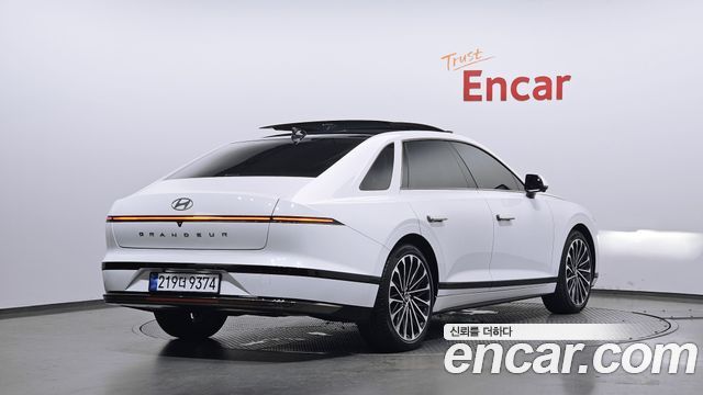 Hyundai Grandeur GN7, гибрид Calligraphy - фото 1