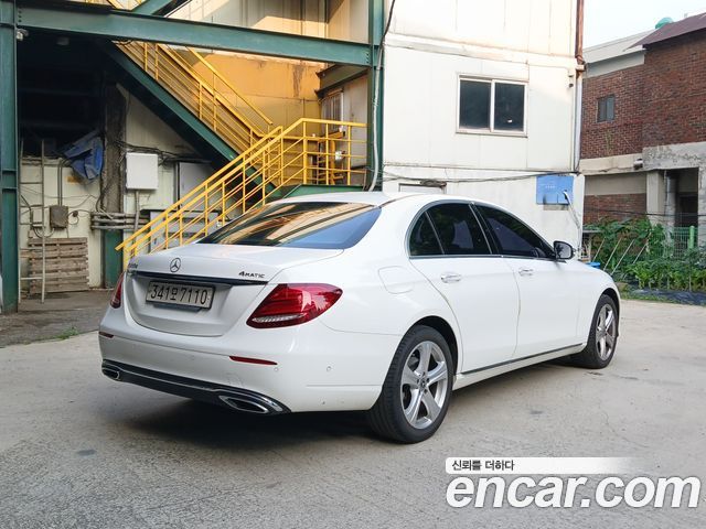 Mercedes-Benz E-Class W213 E220d Avantgarde - фото 3