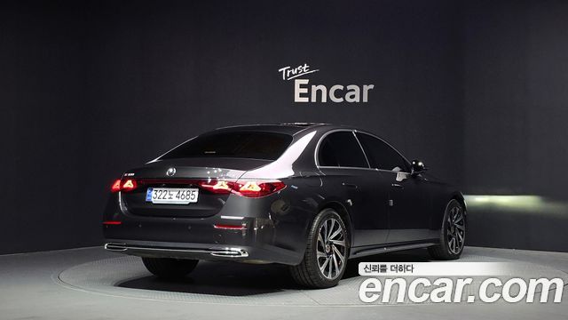 Mercedes-Benz E-Class W214 E300 4MATIC Exclusive - фото 1